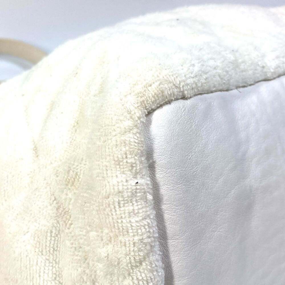 CHANEL White Leather Logo Shoulder Bag - Picture 6 of 14